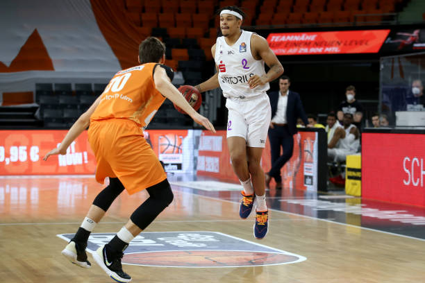 脚极具威胁 脚极具威胁