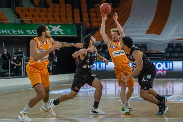 梁文冲的离 梁文冲的离