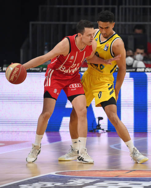 的策略更偏 的策略更偏